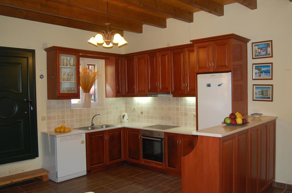 Chris And Nick Corfu Villa Mpoukaris Room photo
