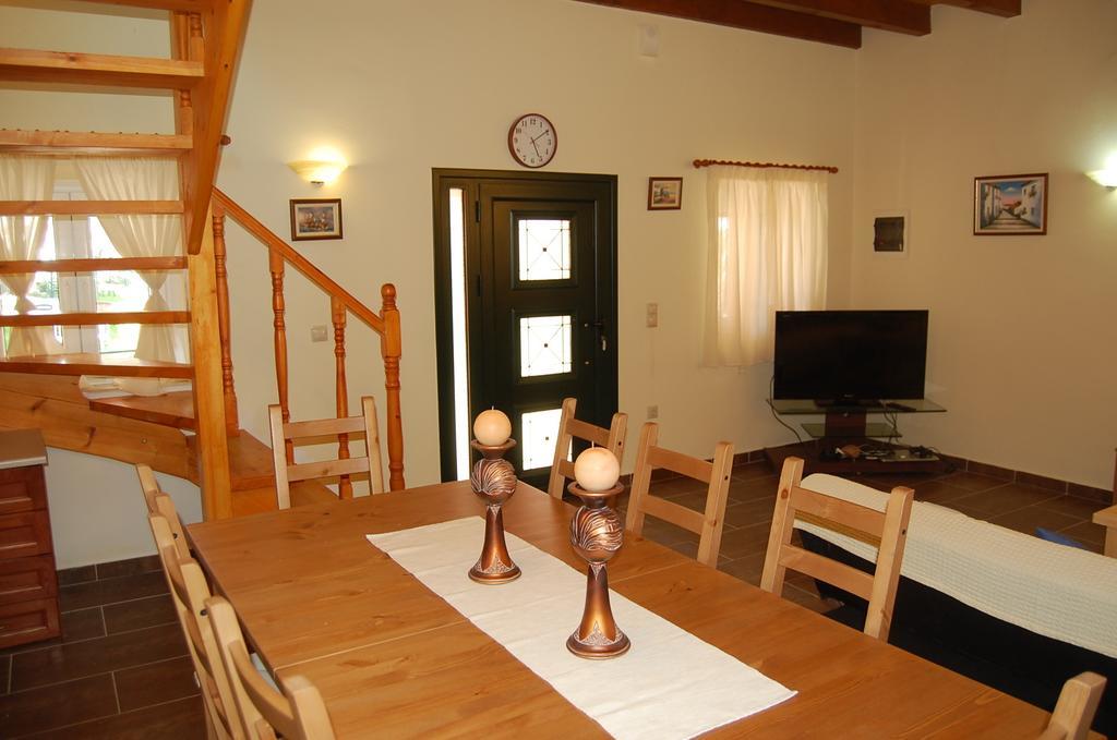 Chris And Nick Corfu Villa Mpoukaris Room photo